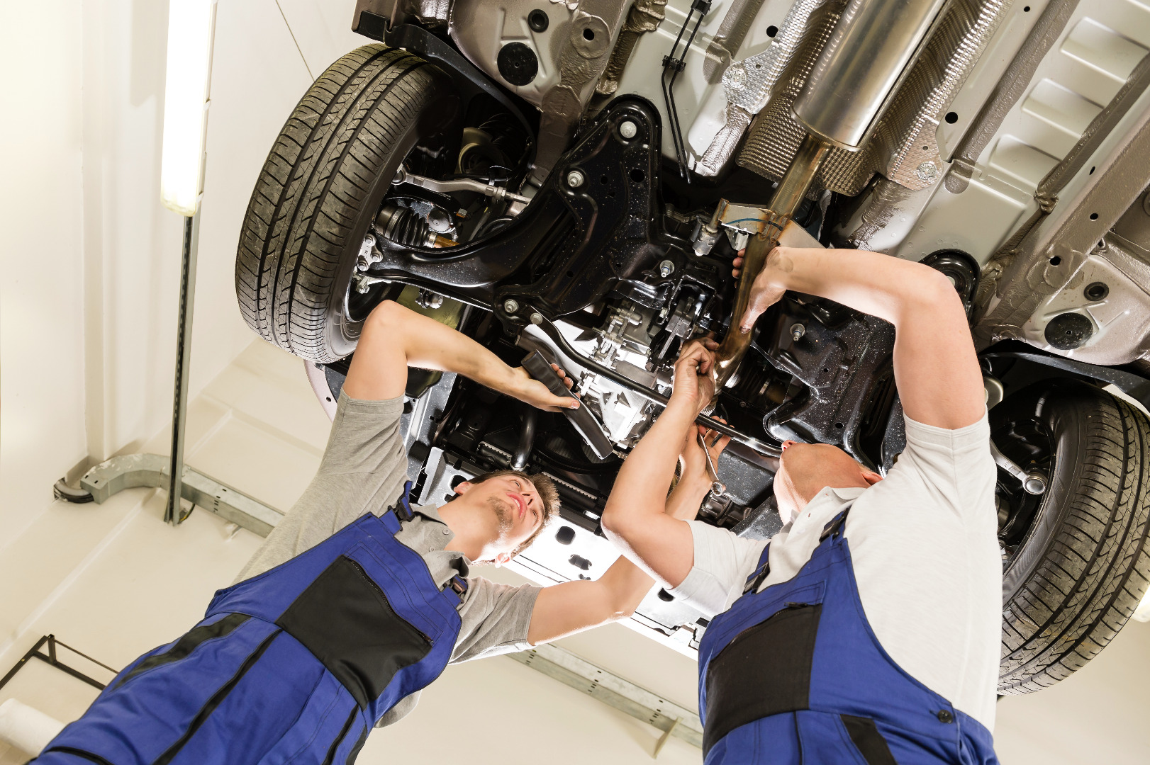 Mécanicien en maintenance d'automobiles CFC / Mécanicienne en